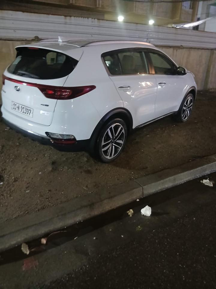 سبورتج 2020 جديد خليجي ماشيا 72 الف السياره جديده مكفوله ربع الدعاميه صبغ ابيع على السونار حساسات  تحكمات نفكيشن شاشه كبيره السعر188 ورقه رقم بغداد سنويه جديده هزه جديده بسمنا *********** السياره موجوده بالسيديه
