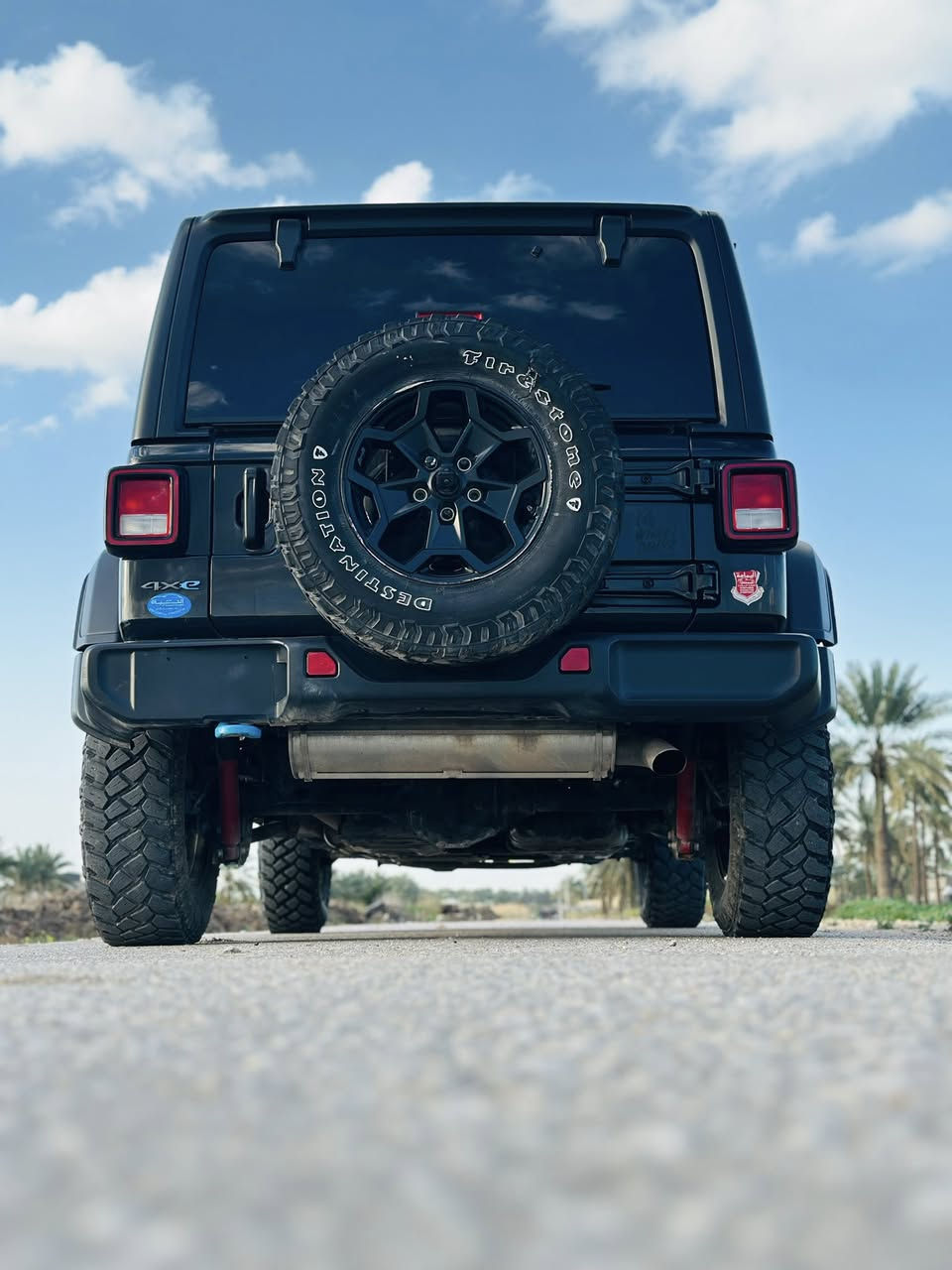 جيب رانكلر هايبرد 2023  والصور الحادث مرفقه
متعجبك اترك كلمه طيبه وكلشي بسعره 
***********
