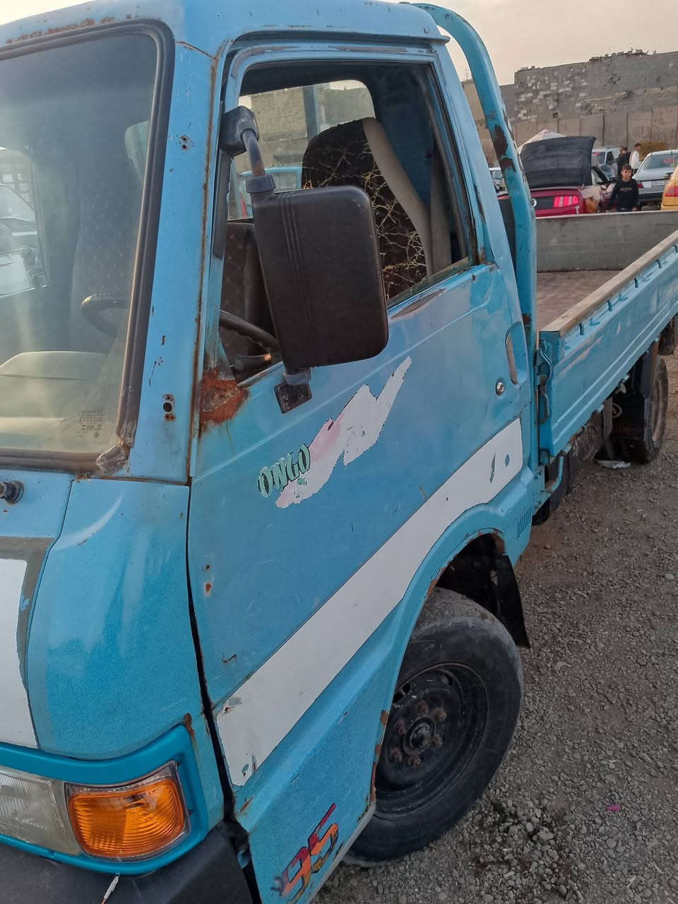 سلام عليكم كيه بنكو 1995رقم شاصي ورقم بغداد السعر 45وبيهه مجال ***********
