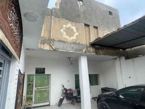 بيت للبيع مساحة ٢٥٠ متر مكون من غرفتين نوم ومطبخ وصاله واستقبال وطابق علوي مكون من غرفتين ومجمع صحيات عنوان البيت الهاشميه القصبة القديمه قرب مجمع الامير خلف الشارع العام خلف بيت دكتور عادل القديم السعر
للاستفسار: ‭٠٧٨٠ ٦١٩ ٢٧١٧‬
او ***********
