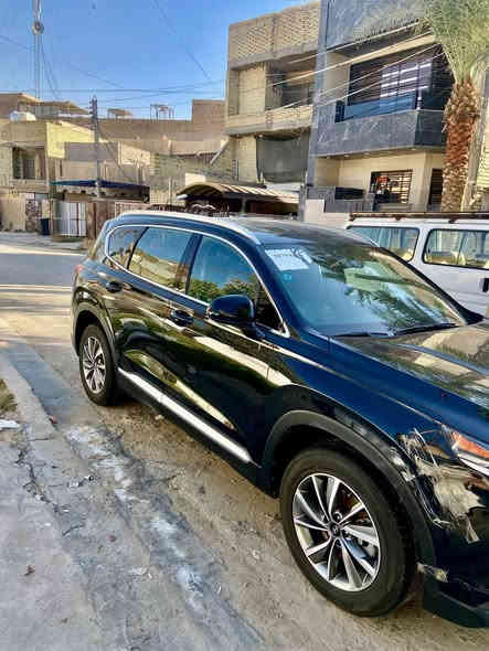 سلام عليكم سنتافيه موديل 2020 وارد أمريكي  ماشي 75ميل حادث قبق صندوك على كد شبرين مكينه 4 سلندر بسمي سياره كشنات تدفه  كشن كهربائي كامرتين مامي خلفي السعر 190 بيها مجال مستعجل على بيعه ***********
