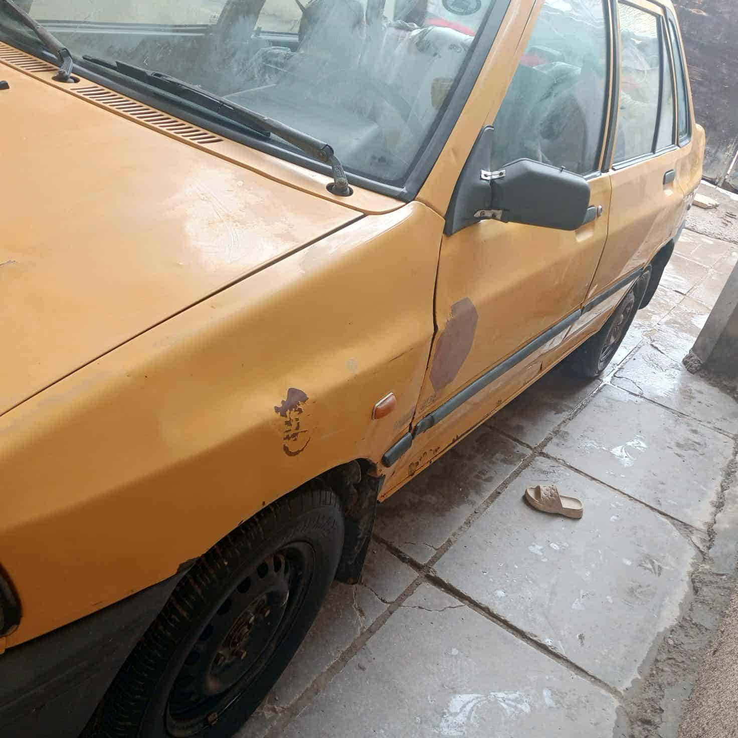 سلام عليكم سياره للبيع 211 مكينه كير جديد شواصي جديد سعره 22 بيه مجال بصيط عنوان نهروان ***********
