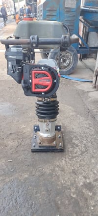 توفر قفاز صيني الباب الأول  الفحل العالي  هيكل نضيف اخو الك مكينه جديد...