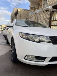 للبيع سيراتو 2013 بدون صبغ بيها بارد بالداير مال جاملغ الخلفي فقط اسبي...