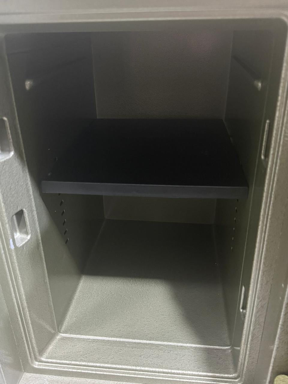 قاصة مستعمله للبيع
ارتفاع 50
عرض35
عمق40
وزن55
عدد المفاتيح 3
تواصل ***********
