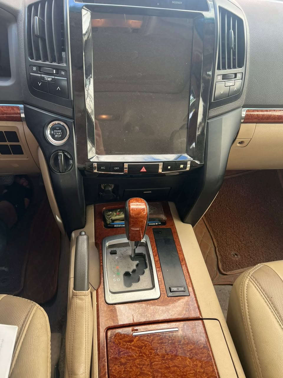 لاندكروزر جكسارة GXR 2013
فئة البريم ام الطفاية 8سلندر 4600 فول فول

مواصفات

سياره  بيها نص جاملغ خلفي 

وبارد بلجنطة قليل كولش

ماشية 180 الف

الموصفات

كشنات جلد بيجي بلادي

شاشه

فتحه سلايت

مري قلاب

لايت زنون ثلجي

لايت عدسه تحكم

زركات لايت

كشن كهرباء 1

بصمه ابواب 2

مثبت سرعه

تحكم ستيرن

ثلاجة 

مانع انزلاق 

طفاية 

تبريد 3 قطع

7 راكب

تخم جديد

سيارة فول للأخير

وبعد هواي مواصفات معروف

الاندكروز

رقم بغداد الدولي باسمي هزة

وفحص وسنوية كله جديد

مكان السيارة بغداد التاجي

السعر375 ورقة وبيها مجال حك الجية 

للأستفسار : 

***********
