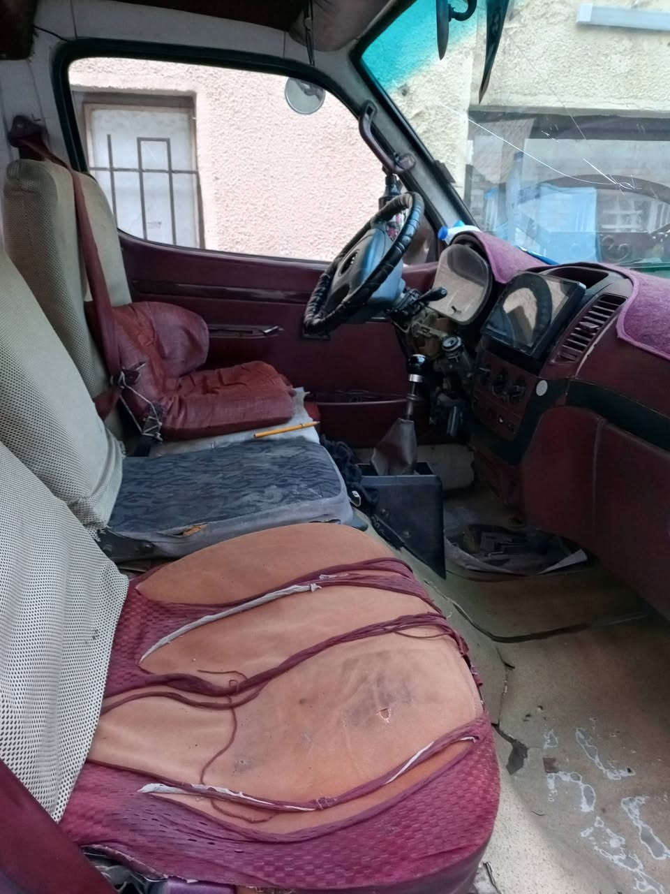 سلام عليكم فتون اف الوان جاهزة من كلشي ما عدا الدشبول كيجات تخم تاير ياباني سيارة نظيفة نصبتهة حلوة مكينة ابلادية موديل 16 / السعر/ 50 / بيهة مجال تواصل على الرقم/ ***********
