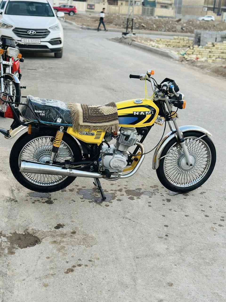 السلام عليكم دراجه تعمير جديد بدون اوراق الشاصي يحتوي علا رقم وفافونه وبدون اوراق مكينه ارشه شاصي وغراض نامه كله جديد السعر 775وبيه مجال قليل العنوان ميسان دور النفط قرب حسينه الزهراء ***********
