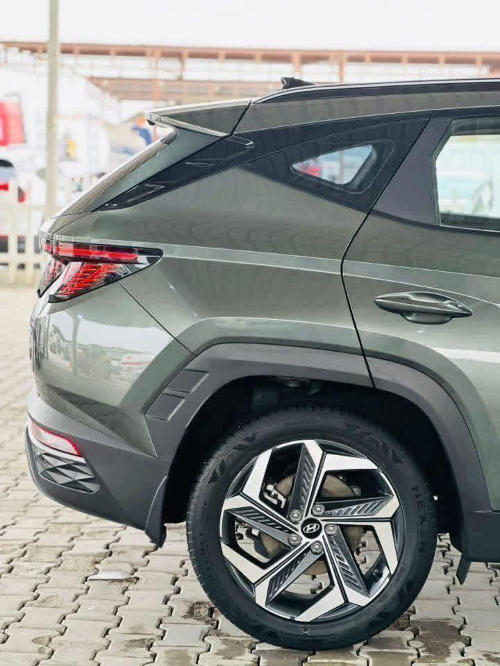 سلام عليكم 
البيع مراوس 
توسان  خليجي. 
موديل 2023
 ماشيه ٦٢ ألف كيلو متر 
رقم بغداد مشروع وطني  بسمي 
موصفات خاصة vip 
كير دكم 
شفتات استيرن 
بنراما 
كشنات حار بارد هيتر 
كشن كهرباي 
شاشه 
GBS
حساس امامي وخلفي 
ويل كروم 
مري شفط 
بصمه 
كيجات ليزريا 
دبل بلجكتور 
سايد بريك بصمه 
شحن موبايل 📱 لاسلكي 
منافذ طاقه الشحن حتا بل جنطه 
تحكمات استيرن 
كامرا 
***********
ملحضه سيارا خليجي 

صار بيها صبغ جاملغ وبنيد بدون ضرر داخلي
