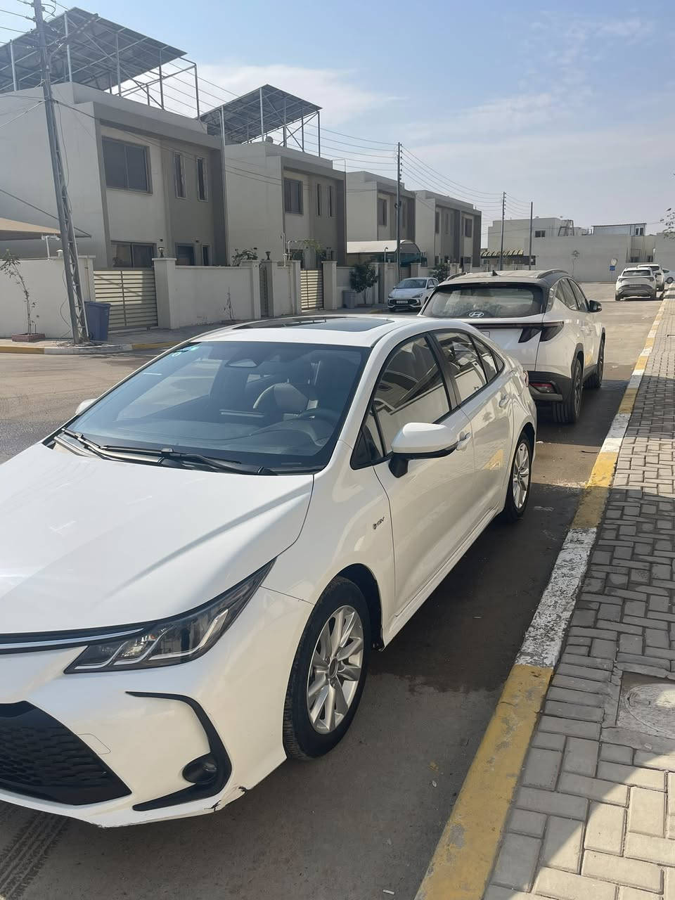 كورلا 2024 هايبرد شكل خليجي 
ماشية 38 الف كيلو متر 
فول مواصفات داخل جلد اسود 
سيارة مكفولة عدا pdr بسيط و شخوط بالدعاميات
سعر 150 
تواصل *********** واتساب
