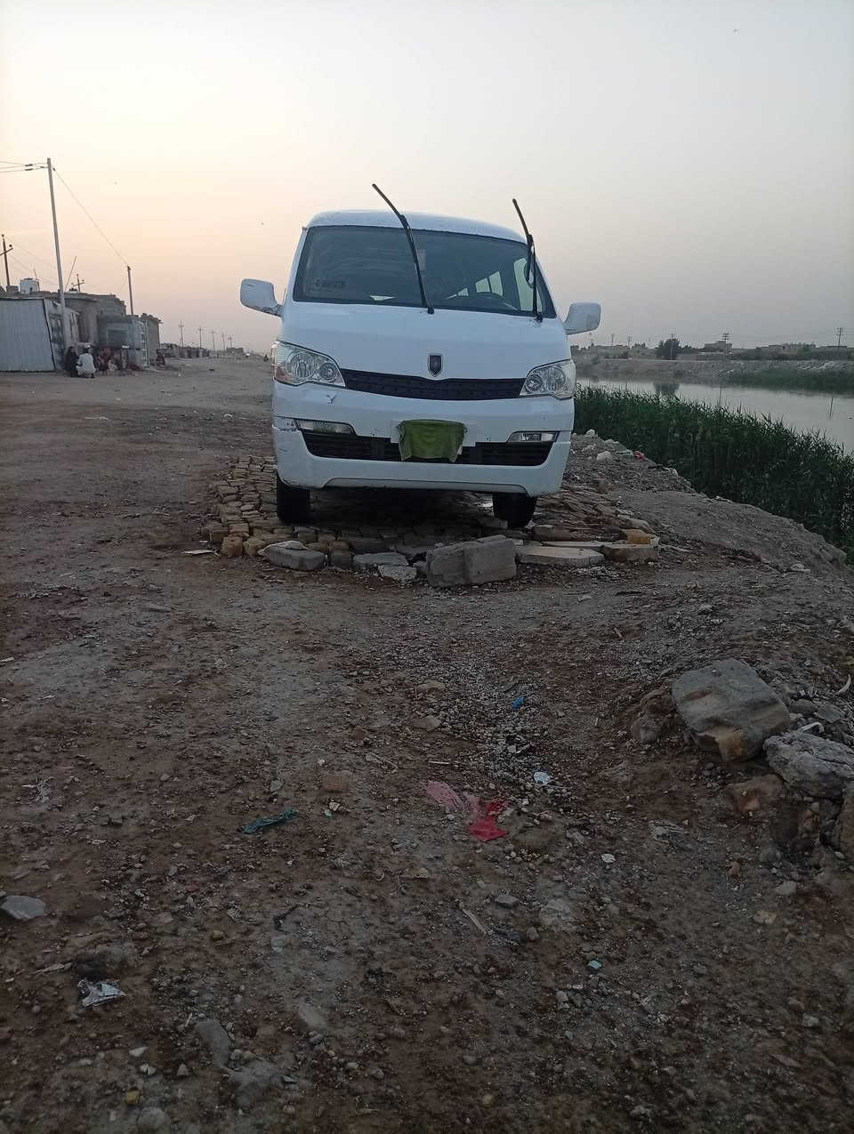 اسلام عليكم سياره جنبي موديل 14موصليه رقمه بغداد سنويته عضم صاقطه ب19مكانه بلناصريه رقمي *********** خابراوبيك خيراوتدلل
