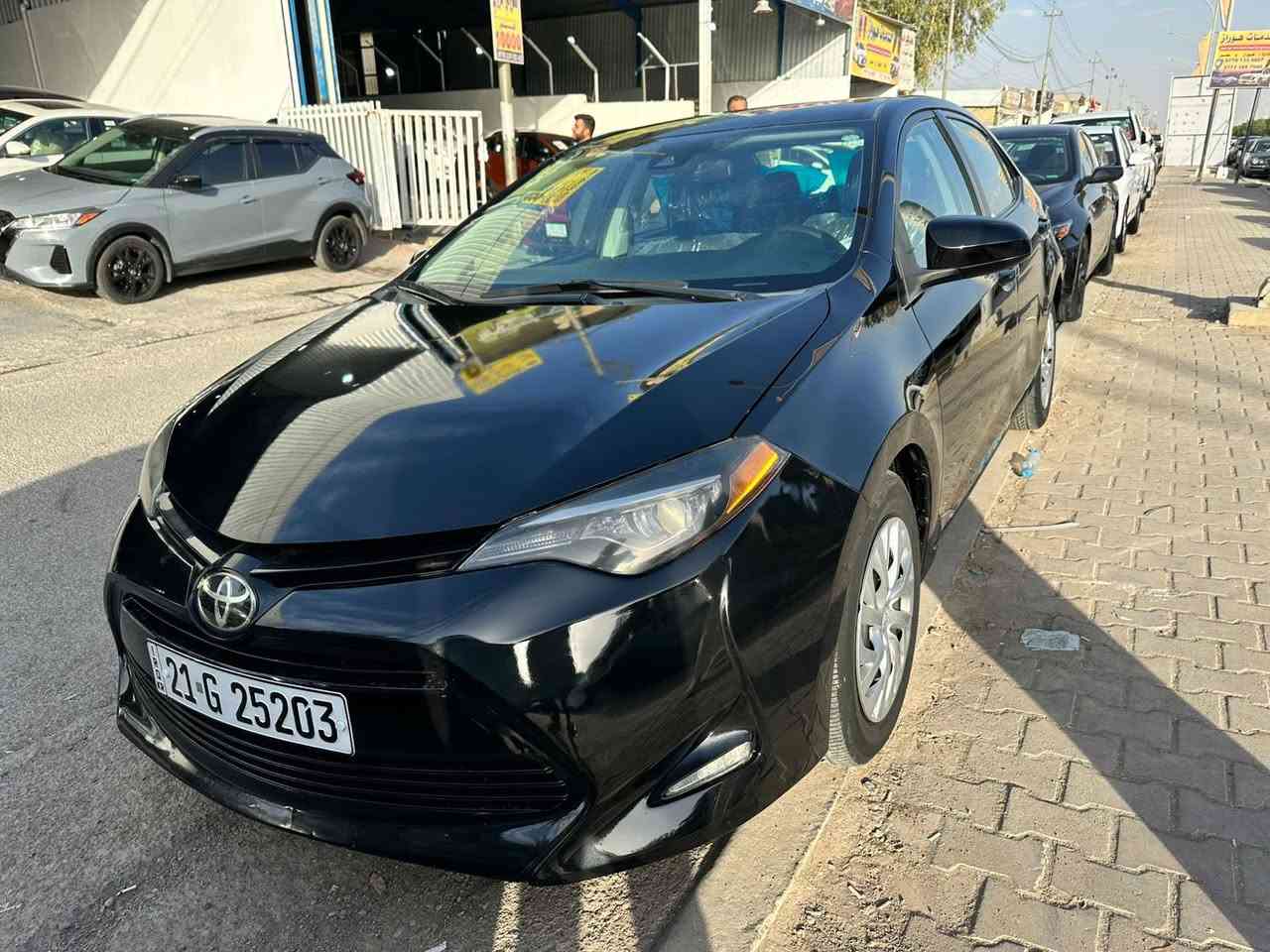 كورلا  Le 2017 
السعر 133
ضرره فقط بونيد بدون دواخل 
رادار شغال 
گير محرك شرط مامفتوح 
ماشي 97 الف 
سنويه جديد دفتر بانزين  موجود
***********
