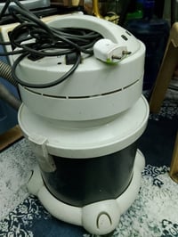 للبيع • مكنسة كهربائية • أجهزة منزلية