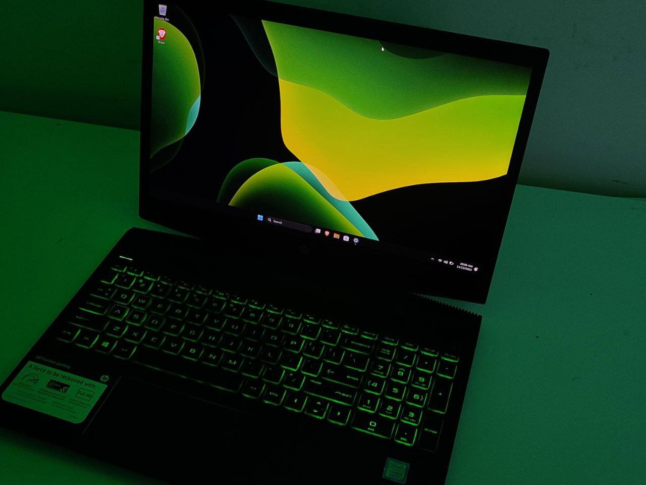 للبيع: لابتوب HP Pavilion Gaming 15
مواصفاته:
معالج Intel Core i5 جيل 8
كرت شاشة NVIDIA GTX 1050 Ti
8GB رام
1TB هارد + 256GB SSD (سامسونج)
شاشة 15 بوصة، أداء ممتاز للألعاب والبرامج
الجهاز شغّال 100%
البطارية مبدّلة وجديدة نوعها زين
والإطار مالت الشاشة شوية مفتوح يحتاج لزك بسيط (ما يأثر على الشغل).
الحاسبة راقية و كلش حلوة ب الالعاب و كلشي
سعرها 500 الف وبي مجال بسيط للشراي


**إذا كنت صاحب هذا الإعلان وتريد حذفه لأي سبب، رجاءا أرسل رسالة إلى الدعم الفني**