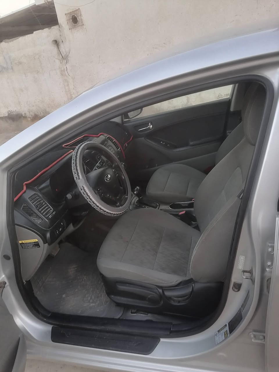 كيا فورتي موديل ١٦ وارد أمريكي السعر 120 وبيها مجال واسط الصويره ***********
