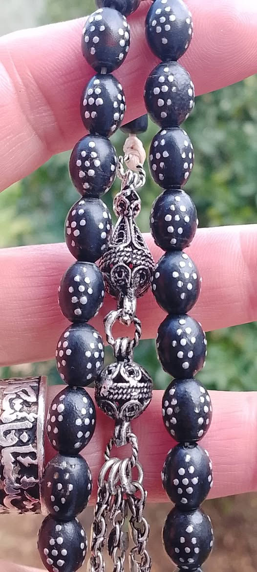 رمضان كريم عليكم الشهر وتقبل الله صيامكم وطاعاتكم 🙏
مسبحة يسر حجازي انتيك دق فضة نافر عدد الحبات٣٣حبة وقياس الحبة ١١/٨مل محلاية بفواصل مرجان اصلي وشرابة فضة حلبية 💜💜💜


**إذا كنت صاحب هذا الإعلان وتريد حذفه لأي سبب، رجاءا أرسل رسالة إلى الدعم الفني**