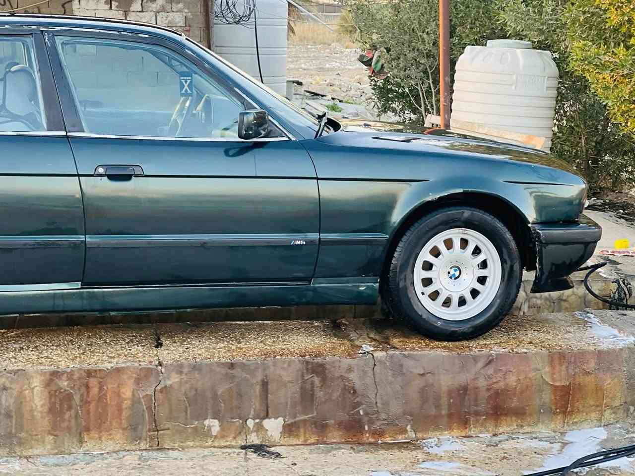 سلام عليكم للبيع بي ام ٥٢٥مسكر عدله مديل ٩١ رقم بغداد ألماني تحويل ثاني يوم خير من الله حداديه جديده تبريد ثلج تخم تاير جديد شاشه سنتر لوك كرئبايات كلها شغاله سياره حلوه ومال جناي سعرها ٤٤ وبيها مجال مكان السياره حله بابل رقمي ‭ ***********
