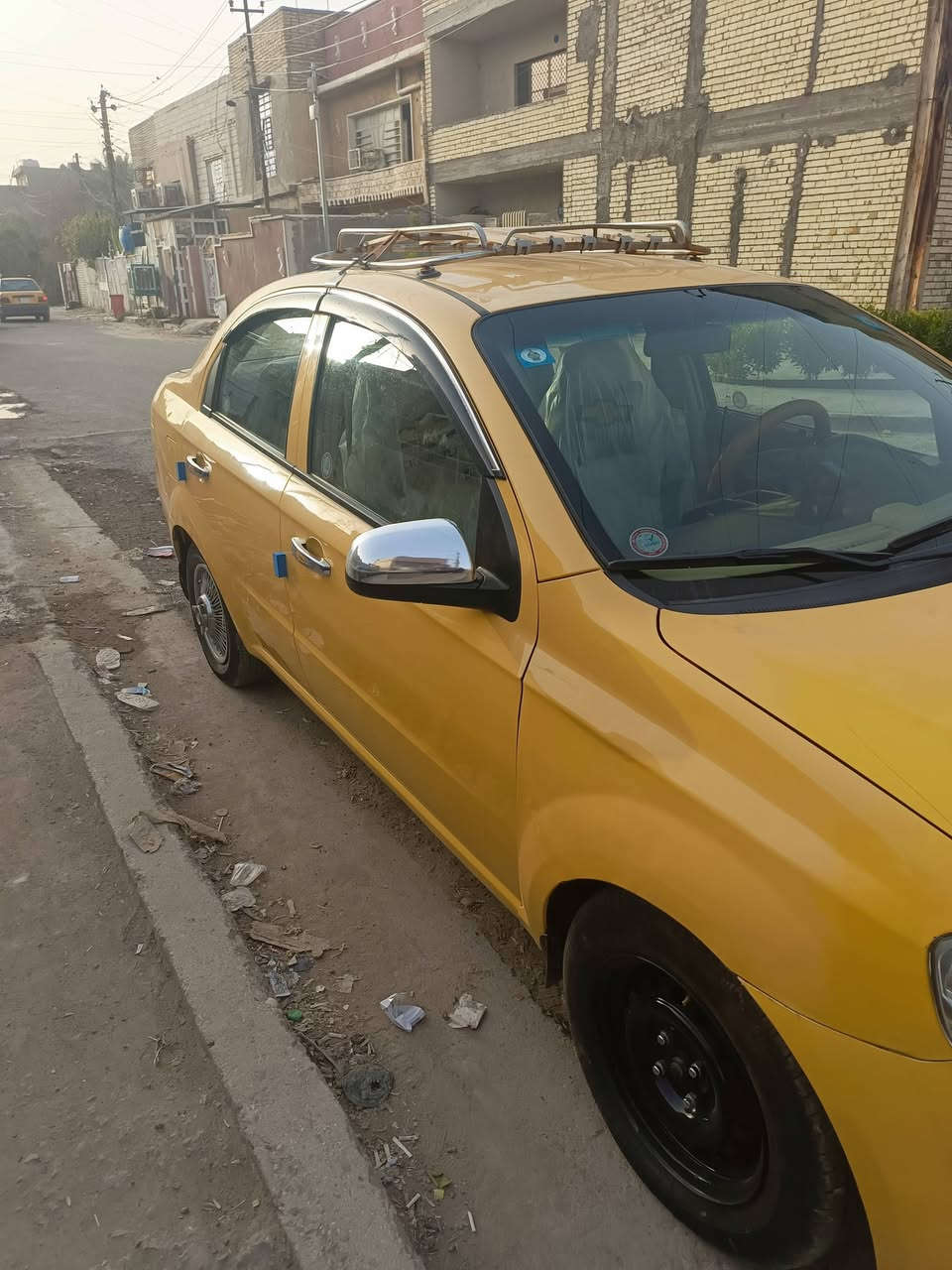 سيارة افيو ألفين وعشرة2010 كاملة حدادية تبريد ما بيهة أي نقص سعر خاص الموقع بغداد الشعب الرقم ***********
