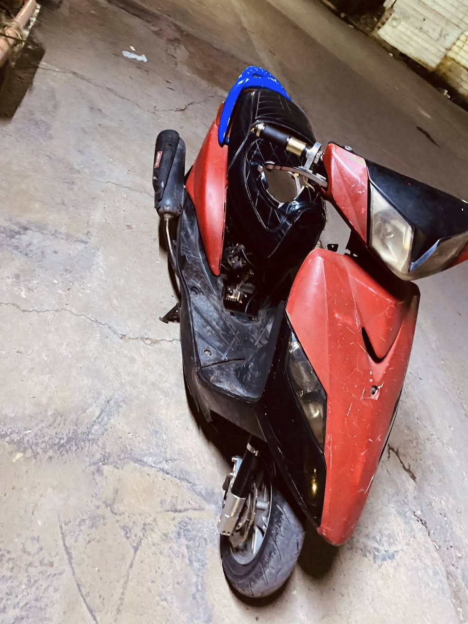 السلام عليكم دراجه ثعلب رياضي بوشه ما ادري بيها شكد بس على الأغلب فوك 60
صدر رياضي 

كلج امامي رياضي 

كابريتر مال قفاز رياضي 

سلف رياضي 

كور رياضي 

صالنصه بوري عدل رياضي 

 الدراجه كلها رياضي 

يدات بريك رياضي 

سكليتر رياضي 

للاستفسار على الرقم ***********
