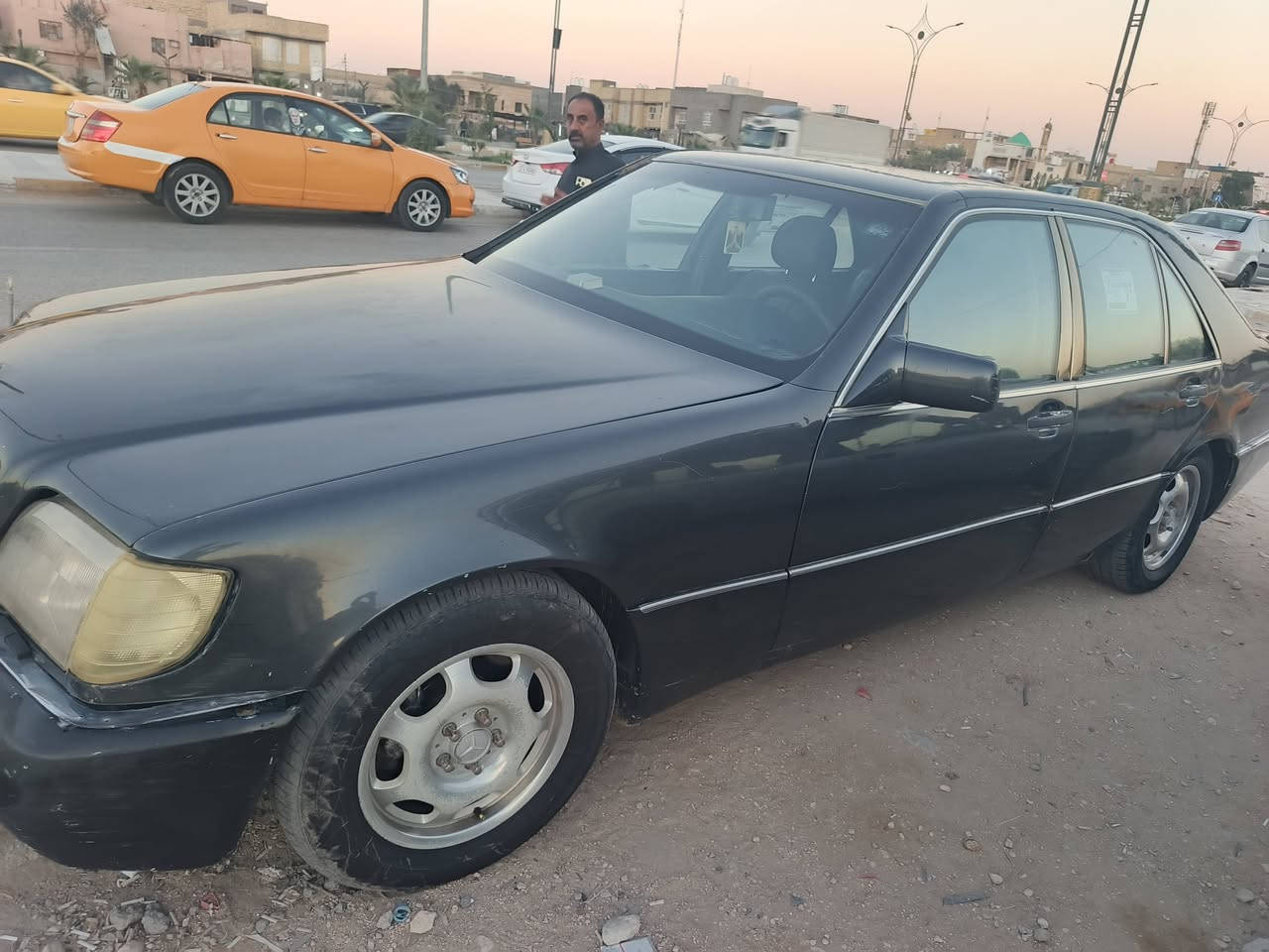 سلام عليكم شبح مديل 1993
اسود غير محدد رقم بغداد 
مكاني ناصريه سيارة جاهزه 
وكالة او تحويل 
سعر 50 وبيها مجاال
***********
