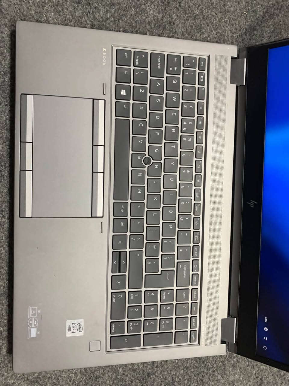 لابتوب HP ZBook Fury 15 G7 للبيع 
مناسب جداً لأعمال التصميم الهندسي وبرامج مثل AutoCAD وRevit بفضل كرت Quadro
قوي في المونتاج وتحرير الفيديو بدقة 1080p وحتى 4K بشكل جيد
ممتاز للبرمجة الثقيلة وتشغيل عدة برامج ومحاكيات بنفس الوقت
يناسب الأعمال المكتبية والدراسة وتعدد المهام بدون أي بطء
يشغل الألعاب المتوسطة إلى القوية لكن ليس مخصص للألعاب بشكل أساسي
HP ZBook Fury 15 G7
i7 10th H 2.70GHz 12CPUs
16 GB DDR4 2667 1 of 4
512 GB - SSD 
Intel (R) UHD Graphics 8 GB
NVIDIA Quadro T2000 with Max-Q Design 4GB
كيبوردها ليزري ضوئي AE
دقة الشاشة FHD
عدد القطع 1 
السعر  780 الف 
يوجد توصيل


**إذا كنت صاحب هذا الإعلان وتريد حذفه لأي سبب، رجاءا أرسل رسالة إلى الدعم الفني**