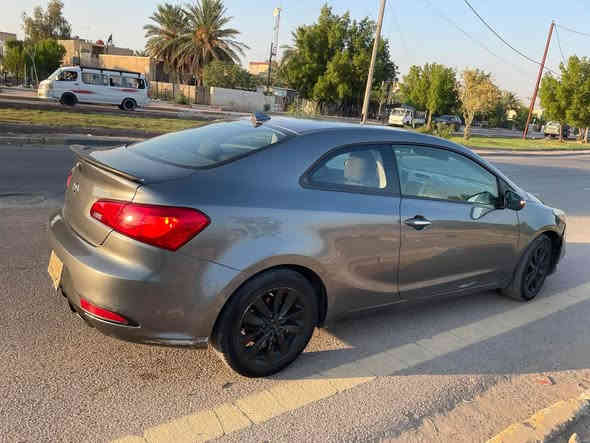 السلام عليكم 
كيا فورتي كوبيه موديل 2015
سيار مال بيت حلوه وجاهزه وخير من الله
محرك 2000 ابدله دهن امزويل ولوكس الامريكي
زوج تايرات جدد 
شاشة الكبيره بلادي مال شركة تدعم كار بلي
مصبوغه حزام اثر شخوط وجان اكو معجون بالجاملغ الخلفي للجماليه وعندي فديو يثبت كلامي ابيع حزام
ماشيه 94 ميل وقابل للزياده

ب87 وبيها مجال بسيط
مكاني بغداد المنصور 
للتواصل ***********
