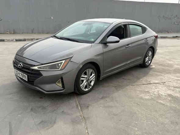 سلام عليكم 
الانترا موديل 2020 
رقم اربيل تحويل أو وكاله
بيه حادث بل جاملغين اماميه 
جاملغ الخلفي صور حادث منشور
محرك كير اي تي صدر تبريد  تخم تاير مكفولات
السعر 118 ورقه وبيه مجال بسيط
مكان سياره بغداد بلديات حي تجار 
اتصال على رقم *********** بغداد
