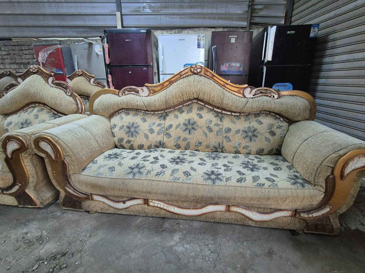 تخومه للبيع بسعر مناسب العنوان بابل الحمزة الغربي الحي العسكري الاستفسار ***********
