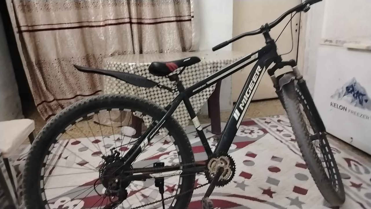 بايسكل جبلي  دبابه حجم 29مو 26

نضيف جدا 

مكاني نجف حي النصر 

حته وزن فوك 100 يتحمل النجف, العراق


**إذا كنت صاحب هذا الإعلان وتريد حذفه لأي سبب، رجاءا أرسل رسالة إلى الدعم الفني**
