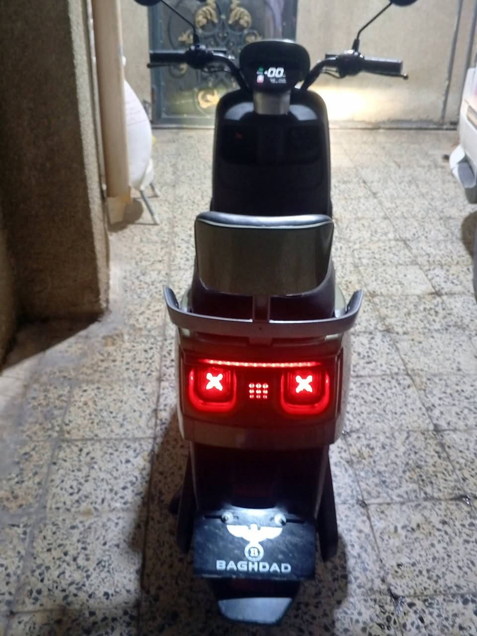 سلام عليكم ورحمه الله وبركاته دراجه شحن للبيع 2026تجي ملف 2500سرعه حقيقة 70الشحنه الوحده تمشيك 90كم وتجي سويجات٢تشغيل عن بعد ٢كارتات تشغيل ٢ السعر850للاستفسار ***********
