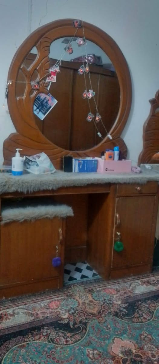 سلام عليكم غرفه عراقيه صاج
السعر 500 الف وبيه مجال المكان نجف كوفه 
***********
