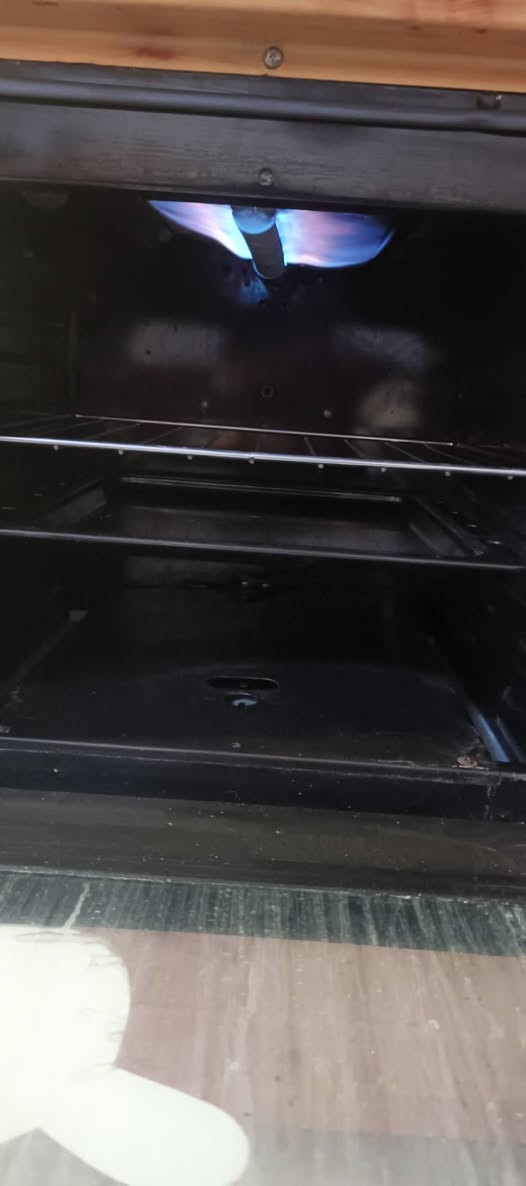 السلام عليكم
غراض للبيع 
طباخ اربع مشاعل مصري نظام بوري شغال كامل السعر 160 وبي مجال 
غسالة نضيفة شغالة السعر 70 وبيها مجال 
المكان بغداد المشتل 
***********
اتصال او واتساب
