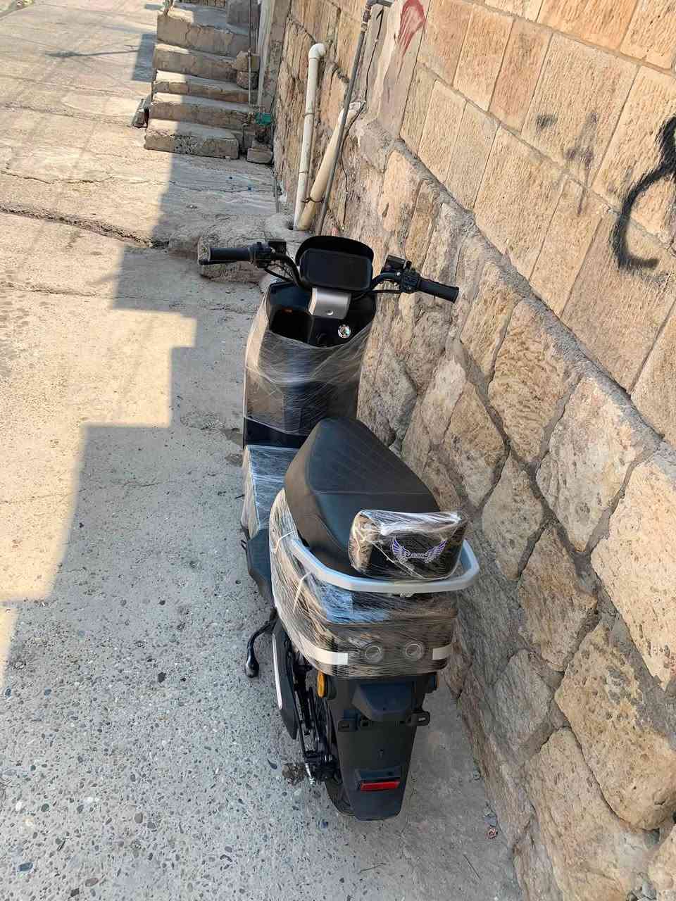 دراجه شحن للبيع 318 مديل 2026 الماطور مستخدم شي قلييل كلو شغال اشاير لايت هورن نشرات ما بي اي خلل بطاريات شرط ملف 2000 الدراجه نضافه كدام العين السعر 575 وبي مجال للطيبين الرقم ***********
