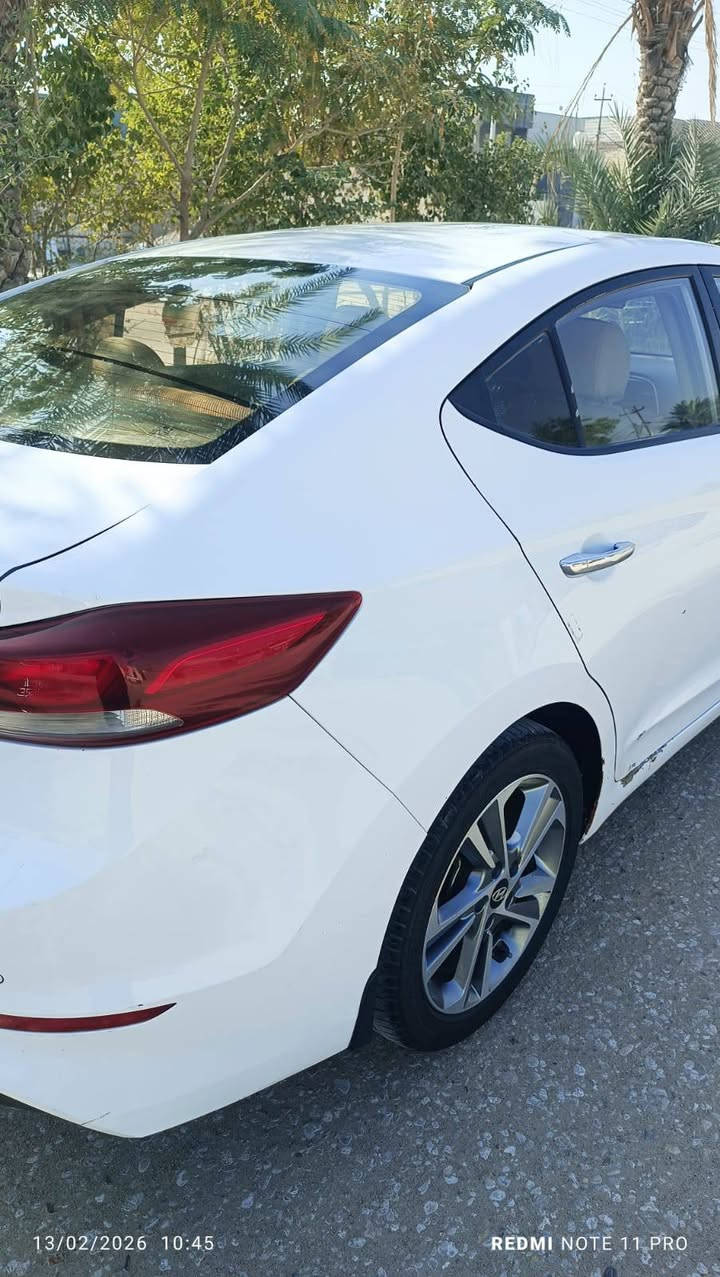 سلام عليكم 
النترا 18 سوبر رقم أربيل 
كشنات جلد 
تبريد قطعتين 
حساسات خلفيه 
كامره دواره 
فتحه 
4 دسك 
اشاير مري 
وموصفات سوبر معروفه 
بيه بارد مأشر عليه 
مكان سياره نجف كوفه حي ميسان 
السعر 142  وبيه مجال لطيبين للتوضيح رقم سياره أربيل سنويه ساقطه 
***********
