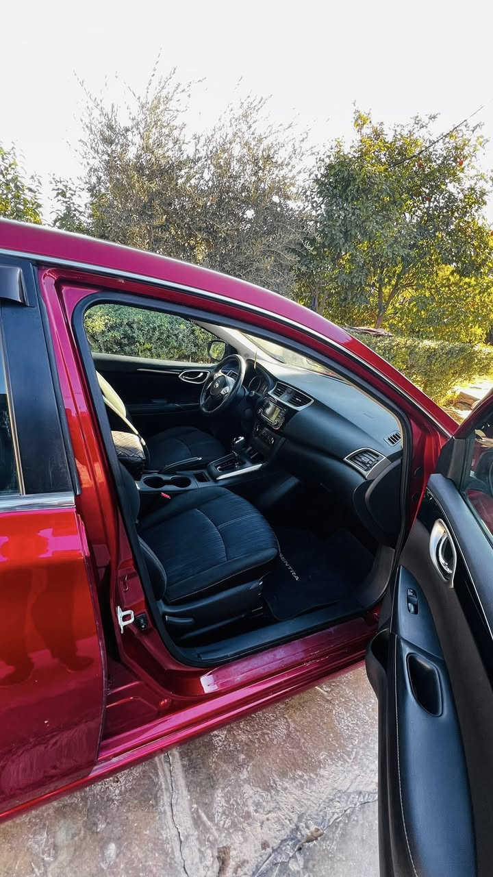 السلام عليكم
نيسان سينترا للبيع
مديل//٢٠١٧ sv
لون كرزي مميز
موصفات بصمه 
شاشه كاميرا 
كشن كنتاره
كير مكينه بشرط
 
صدر امامي خلفي جديد 
تخم تاير جديد 
وارد امريك🇺🇸
السياره مكفوله كفاله عامه
مكان السياره ديالى؛
$$سعر ١١٥بي مجال شويه
هـ ***********
