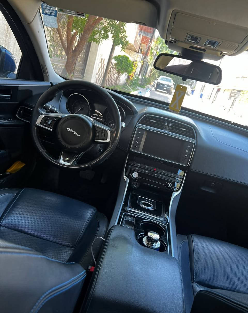 جاكور xe RSport خليجي وكالة سردار بدون صبغ محرك و كير مكفول ماشية 117 الف  ***********
