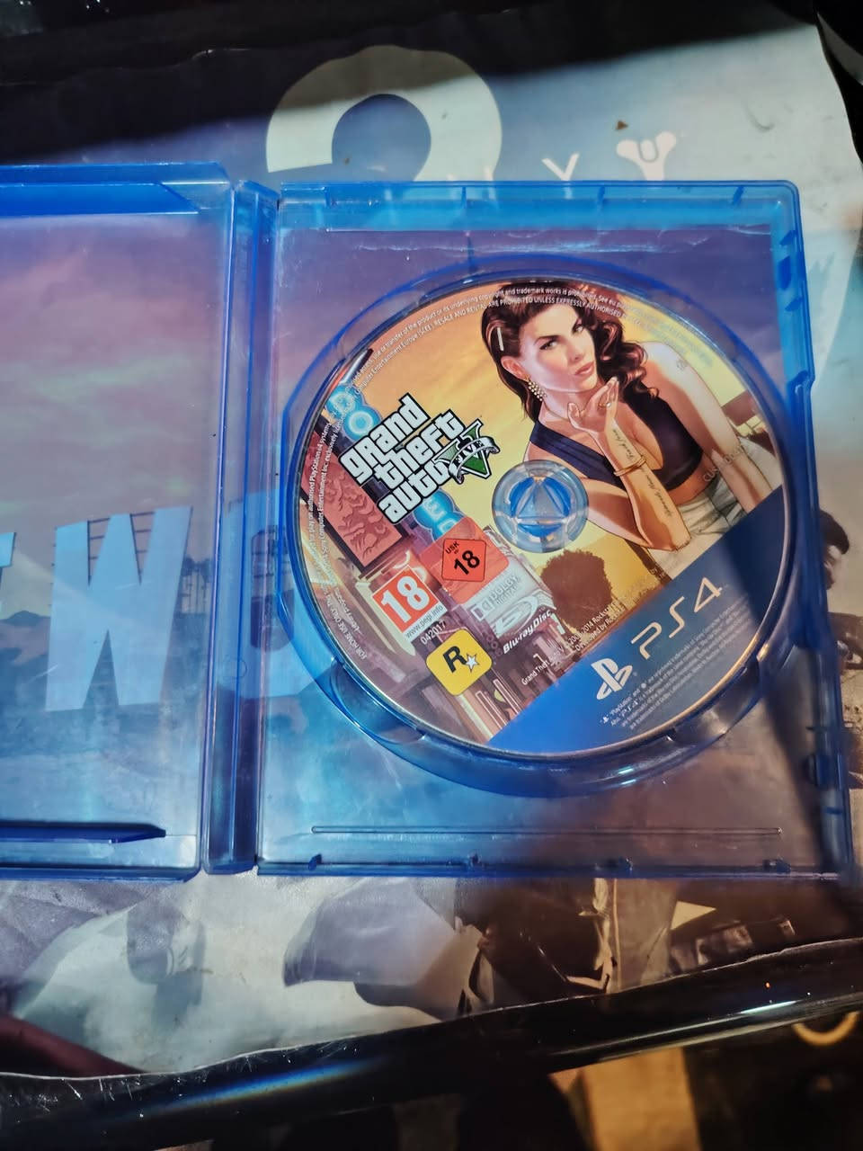 بلي 4 لبيع نضيف 80 ٪وياه درايف وفيفه 23 رايدهه 250 وبي مجال بي يده عطلانه بس عنوان بصره رقم الهاتف ***********
