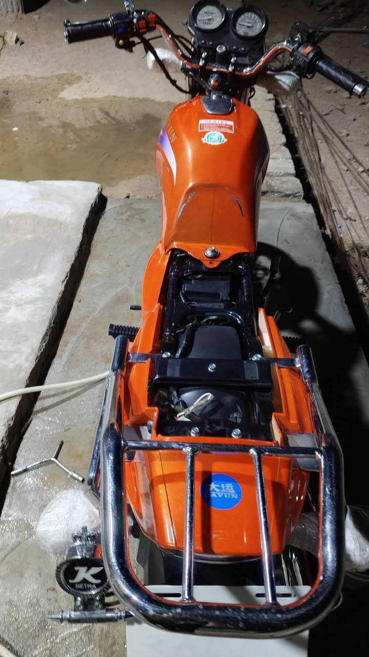 سلام عليكم عندي درجات دايون 3برتقالي 24و23و20لبيع اشراف بسمي  كلمن وسعره  وهاذه رقمي ***********غا
