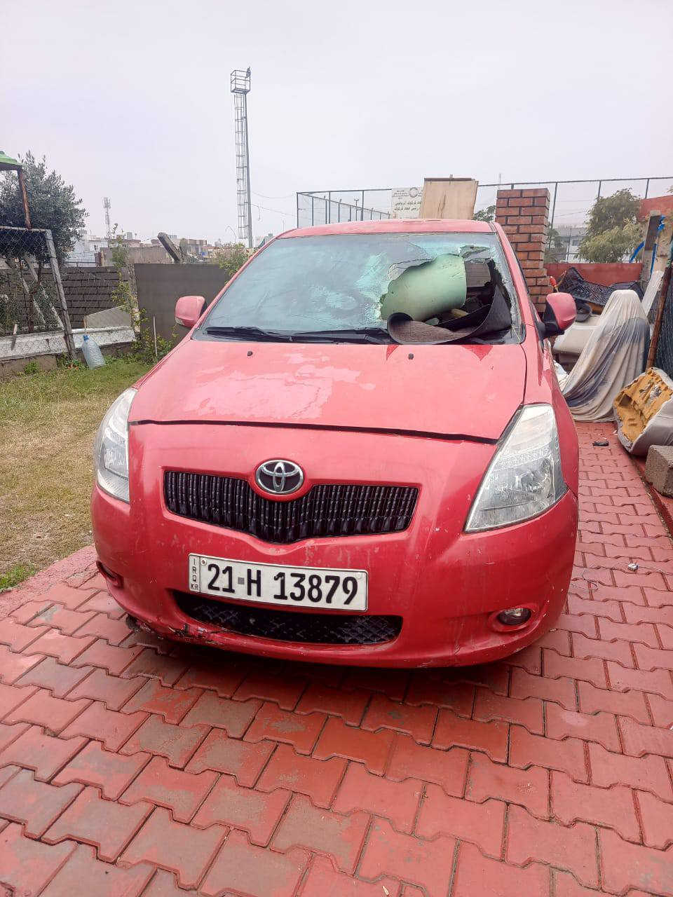 يارس صيني.  كير محرك حاويه جديد. مال يارس كندي. سنه ويه جديد  شرط كير محرك وتحويل.   احترك دشبول.  عندي سيارا شغال   ناقص دشبول وشويه كهرباء يأت.  سعر 35   ورقه.  ***********
