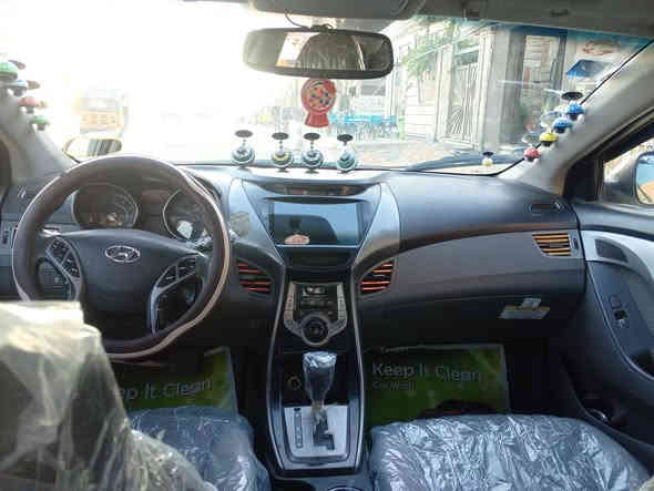 النترا 13 وارد امريكي حادث مكلف بالنشر جاملغ امامي والسيارة كلها ليبل واحد مكينه 1800دوش مكينه وكير خير من الله تخم تاير جديد السياره جاهزه مجهزه من كل النواحي بسمي مصفره هيئة والغرامة وسنويه جديده هزه جديد رقم بغداد دولي الإنكليزي 
السياره ربع ماتصرف عليه غرفت السياره جديده لون اسود رصاصي مواصفات السياره 
شاشه اندرويد 
تحكم اربع جهات 
مانع انزلاق 
ايكو 
تحكم مري 
ماشيه 200ml
تبريد ثلج 🥶 
كامره 
اربع انظمه قياده
السياره احلى من صور السعر 99 وبيه مجال *********** العنوان بغداد
