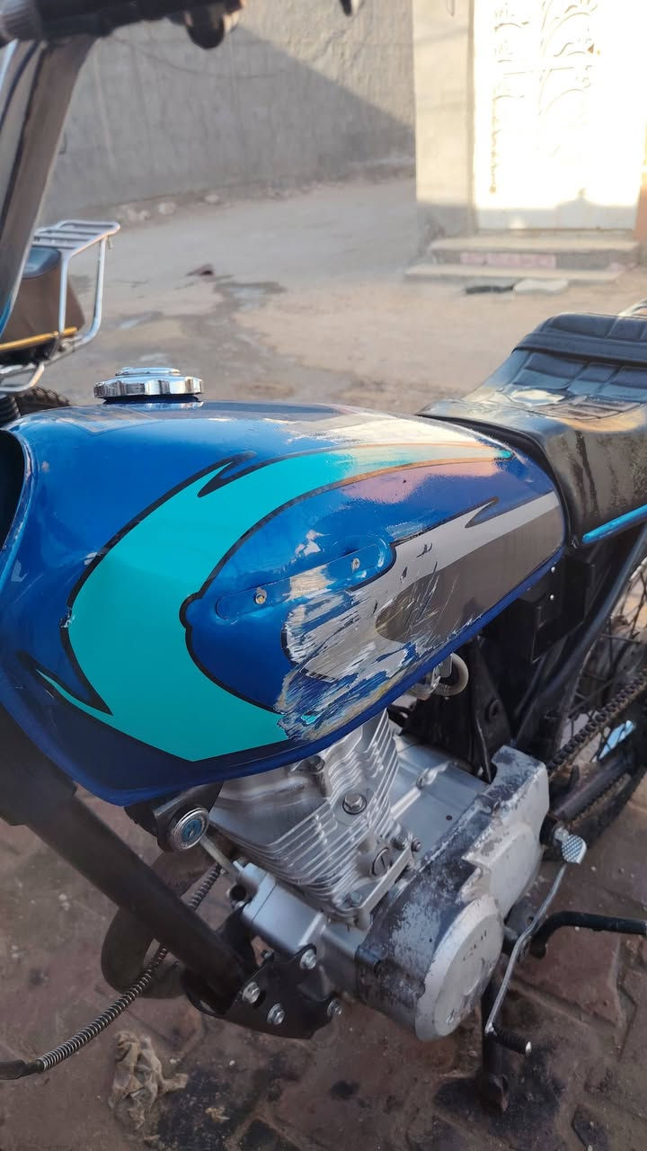 سلام عليكم دراجه لبيع شاصي 20 مكينه نامه شلامجه 23 اوراق سكنر
بس لتانكي مضروب لسعر خاص هاذه رقمي ***********
