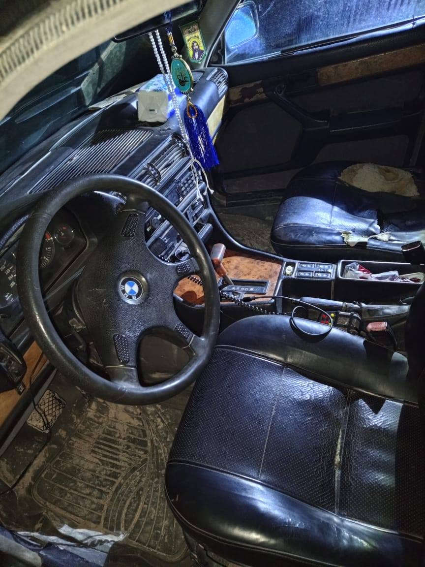 بي ام735موديل 91سياره نضيفه وجاهزه السعر 38وبيها مجال الهاتف***********
