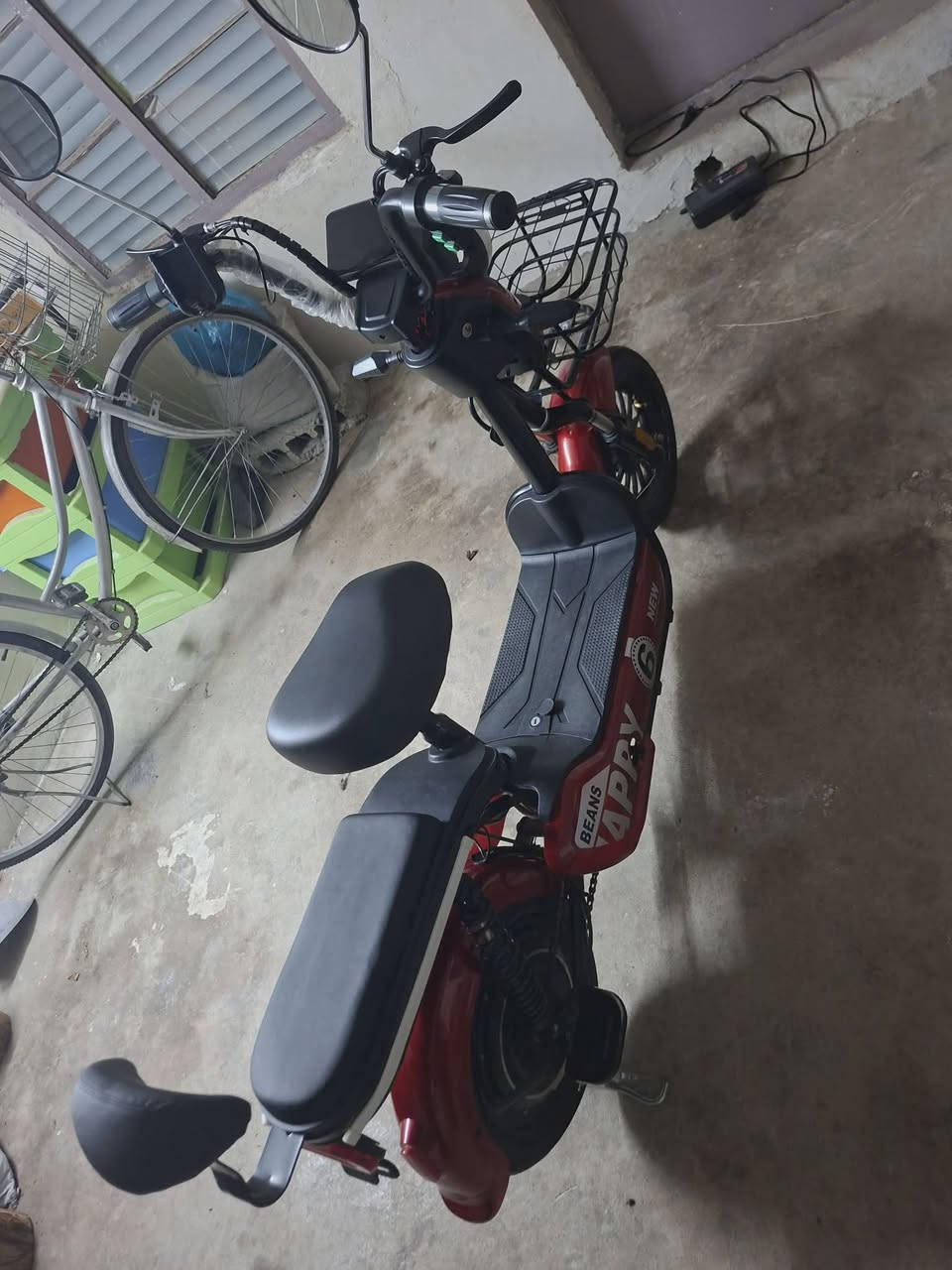 سلاو پاسکیل شەحن زۆر لۆکو تازە مەزبوت بەسمەو شاشە ئایپات زۆر مواسەفاتی تر شوئن پایدەریشی نەبەستراوە زۆر تازەیە بەشەرتی بئ عەیبی قوفلی ۲۰۰هەزار شوئن سید سادق ***********
