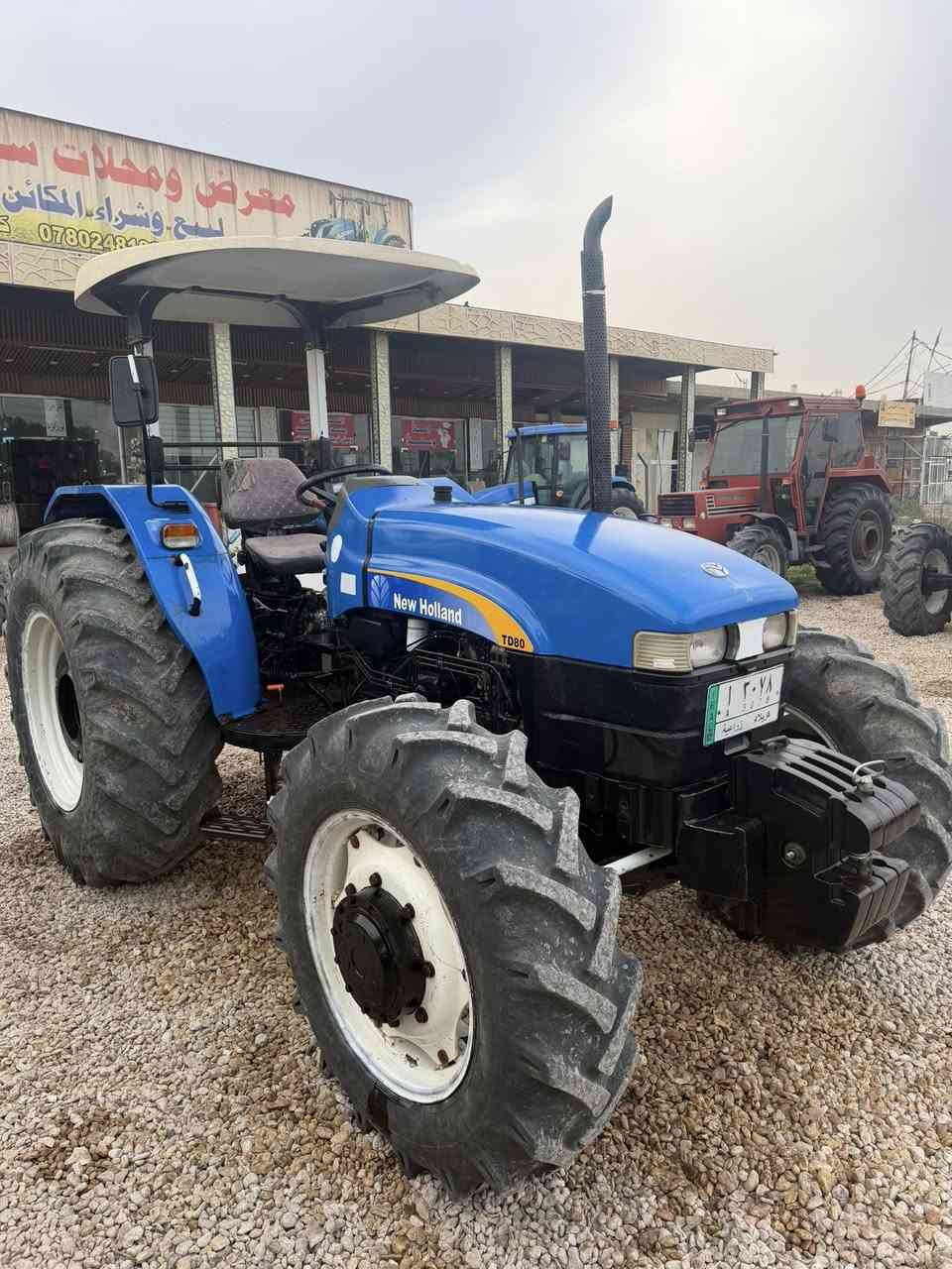 سلام عليكم
للبيع نيهولند موديل ١٦ رقم كربلاء حره تحويل 

مكيمه جديده او مكفوله كفاله عامه 

الستفسار 

***********
