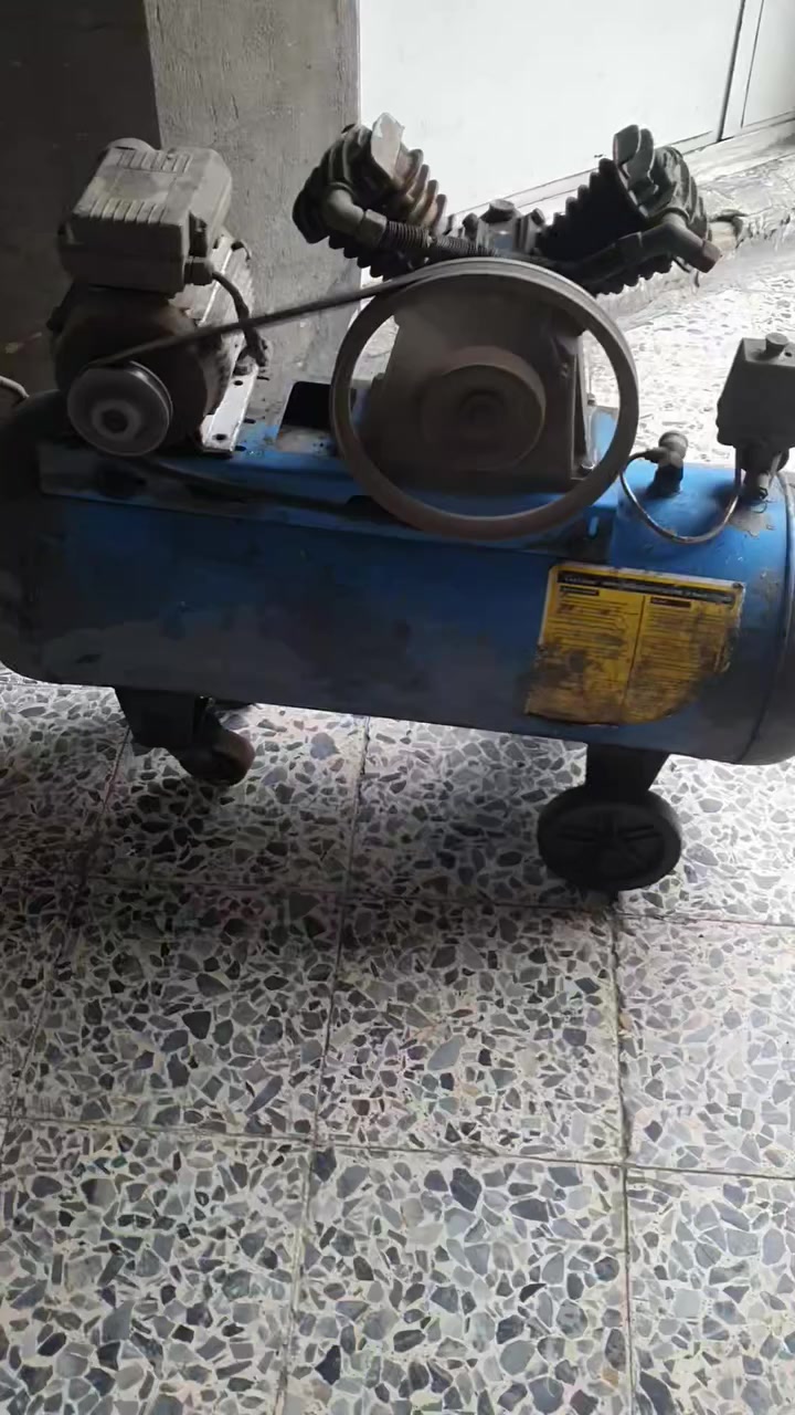 للبيع كمبريسر هواء سعة ١٠٠ لتر شغال على الفحص السعر ٢٢٥ الف


**إذا كنت صاحب هذا الإعلان وتريد حذفه لأي سبب، رجاءا أرسل رسالة إلى الدعم الفني**