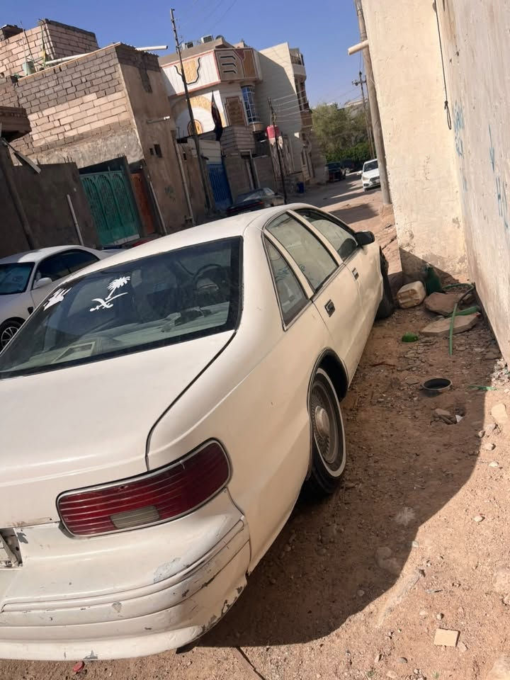 السلام عليكم دولفين مجول سياره كير مكينه كلش حلوات مكينته بيه حماوه واتر بمه كايم ابيعك هل موجود سياره رقم بغداد نقل جثه سياره تمشي وطبيعي بس تحمله اذا مسافه بعيده او شي بديه الخارجي نضيف تخم تاير نقصه صاجيه مال دشبول مكان السياره البصره الزبير *********** سعره ١٥ورقه
