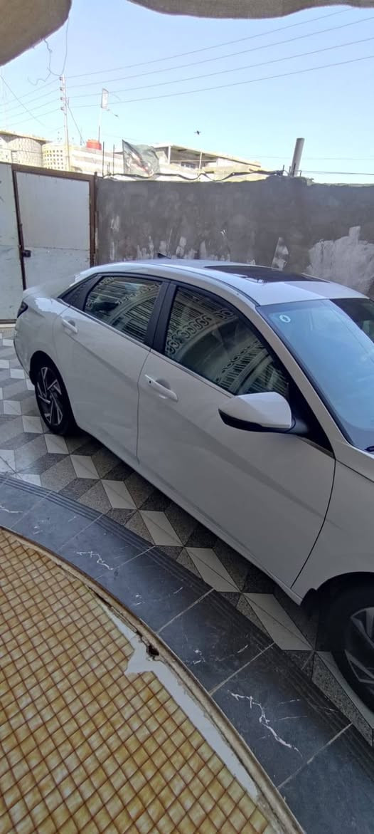 النترا  2024 خليجي (كوري الاصلي)
سيارة جديدة جدا
فول فول مواصفات سلايد فتحة سقف 
رقم صاحب سيارة
***********

🟩 السعر  _ 180
محرك 2000 دوش المرغوب 
كير بوكس اوتوماتيك 
تشغيل ذكي ( بصمة ) + تشغيل عن بعد 
شاشة
كامرة خلفية دوارة 
تبريد قطعتين 
تحكم ستيرين 
 دشبول ايباد 
حساس امامي و خلفي 
نظام تشغيل واطفاء الحساسات
فتحة سقف (سلايد)
نظام تشغيل الكامرا الخلفية 
اوتو هولد 
 4 وضعيات قيادة 
شاشه سرعه ديجتال 
مانع انزلاق

راعيها بالبصره
