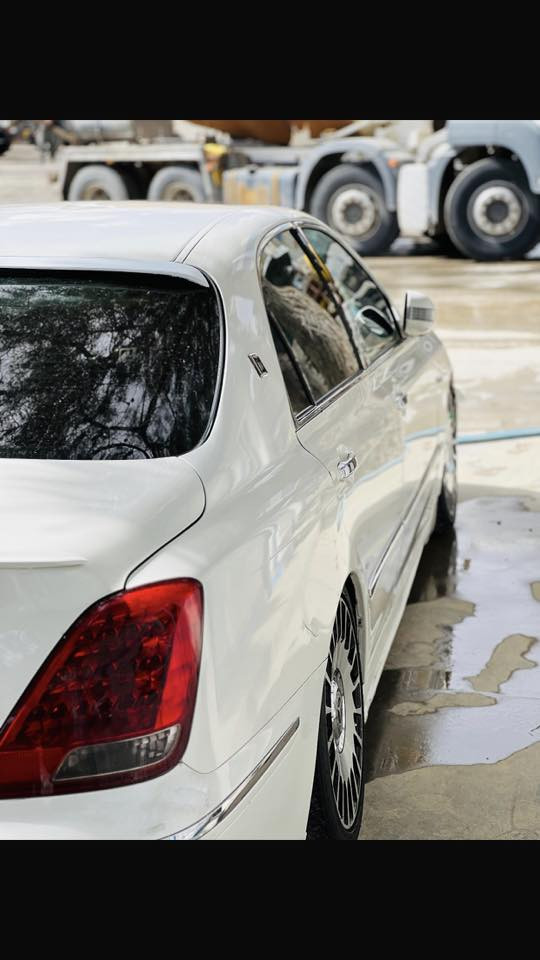 سەرتا بەناوی خودا
ماجێستا 2005 مووس
فوول مواسەفات سڵاید و 
کوشن جڵد و هیتەر و غەزن 
سێ پەردە سەلاجە مەرکەزی 
چوار تایەیەو  ویلی مایباغی لۆکی لە ژێرایە دەبڵەکانی حوڕ کراوە بەدڵی خۆت بەرزو نزمی پێبکە سعری 60 ماعمەلە 
شوێن دەورو بەری چەمچەماڵ .
ژ.م ***********
