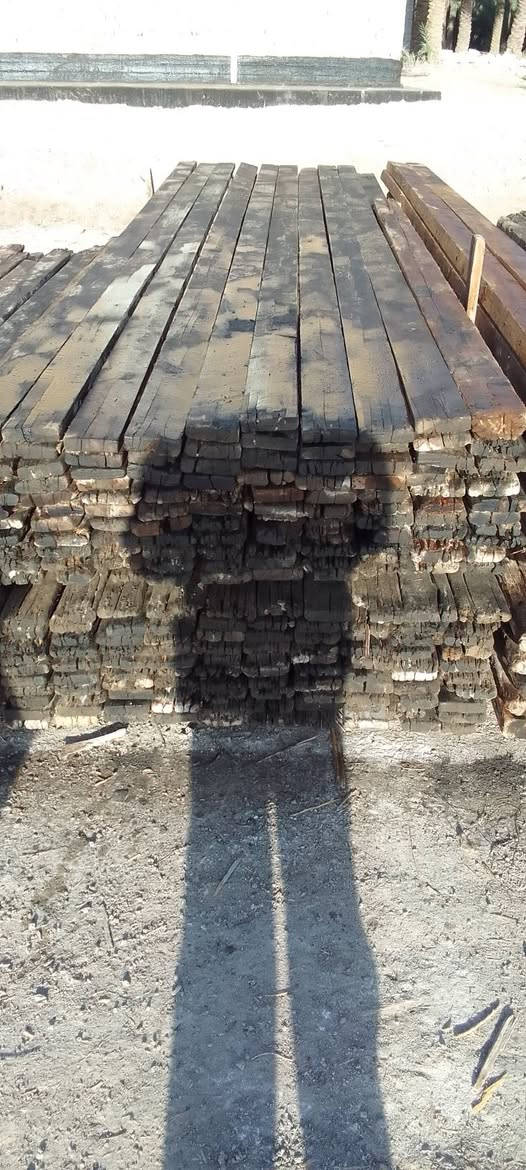 قالب خشاب روسي تارس ٢٥ متكون من ٩ مكاعب اله ربع  مكان سماوه ***********
