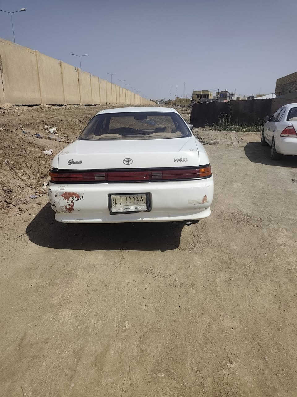 سلام عليكم مارك نفخ للبيع تخم تاير حداديه مكينه كير كله جديد تبريد ثلج سياره جهازه من طول لطول سياره بيه طخات كما موضح بالصورة *********** لسعر 35 وبيه مجال لشراي
